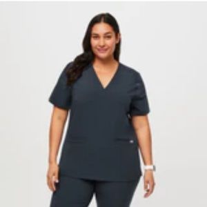 FIGS women's Dark Harbor Casma™ - Three-Pocket Scrub Top - S / Dark Harbor